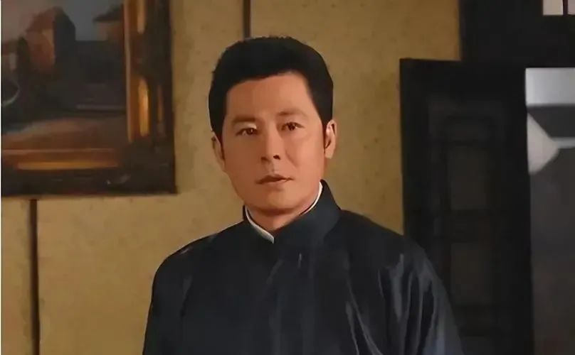 57岁老戏骨三代移民美国：大肆晒奢华生活，称是自己通过奋斗赢得的生活