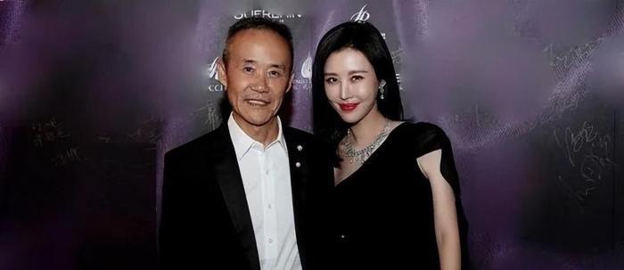 |真离啦?父女恋崩了,为70岁老公生女失败,女方5个亿到手了