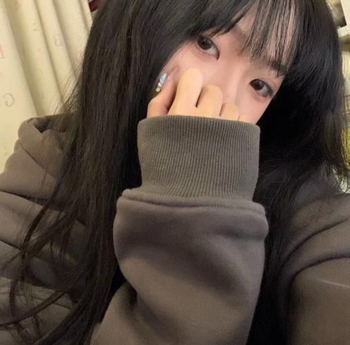 眉粉 如果你想要更开朗活泼的感觉，可以把眉峰向上提高一点。|壹汐研