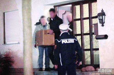 王烁|\京城恶少\王烁被捕,警方从家中搜出2000发枪支弹药和\周迅私房照\