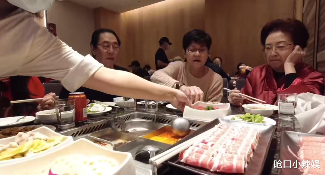 庾澄庆现身儿子直播间!父子搞笑互动,哈利笑称爸爸每次都来