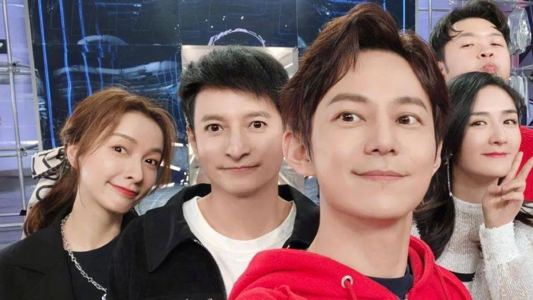 刘秀盈|何炅,资本狂欢的“弃子”,将娱乐圈的丑陋体现得淋漓尽致