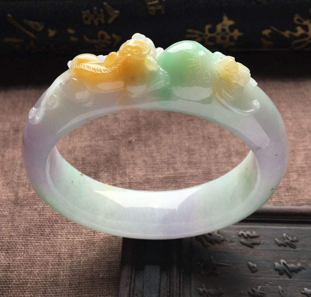 翡翠|怎么衡量翡翠的艺术价值?行家教你从五个方面逐一分析