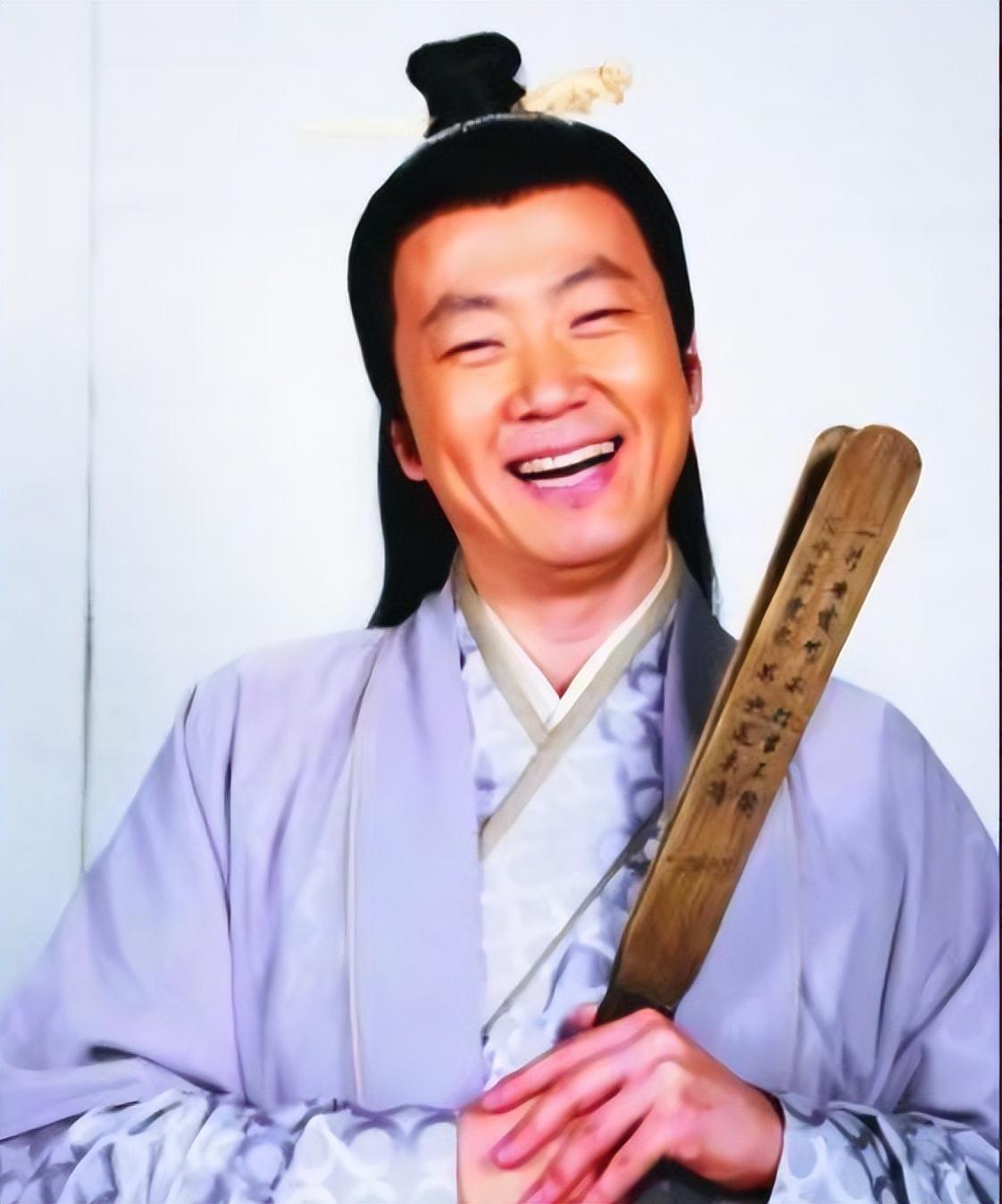 |上20次春晚,因8个字被索赔1亿,56岁婚姻成谜,郭冬临如今怎样了