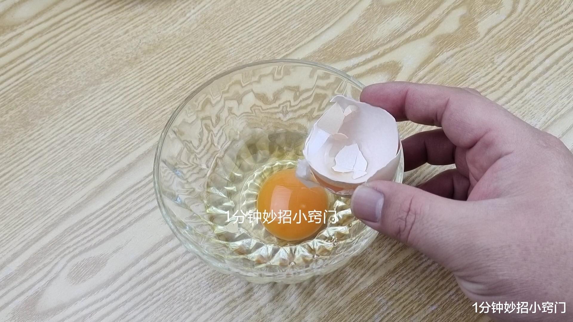 鸡蛋|鸡蛋是挑大的好还是小的好?养殖户说漏嘴,以后别买错了