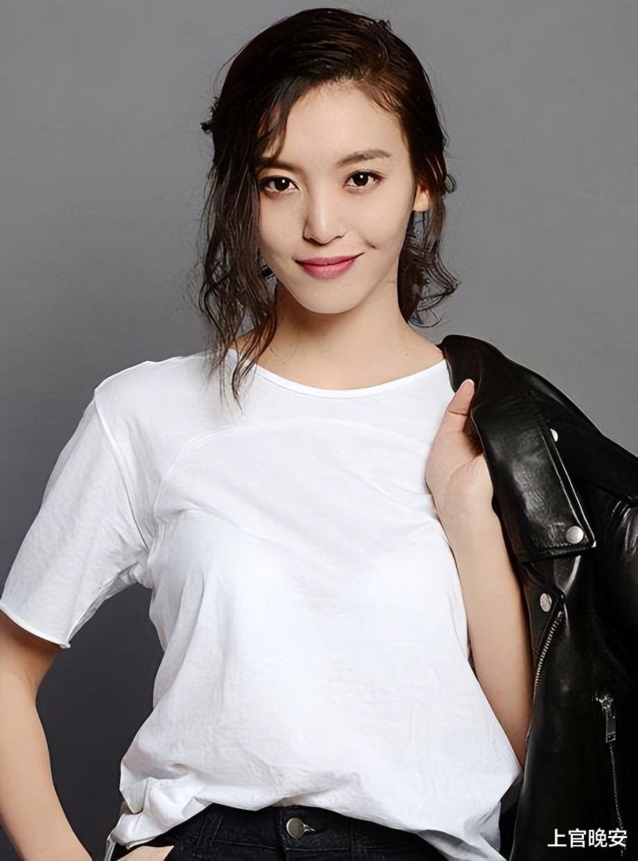 论女扮男装只服这几位,雌雄莫辨,风流倜傥,差点相信她们是男人