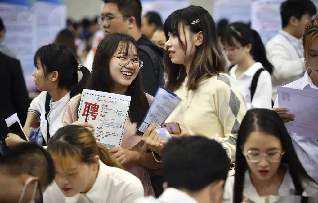 “不招只看工资的人”，董明珠言论被全网痛斥，难怪孟羽童走了