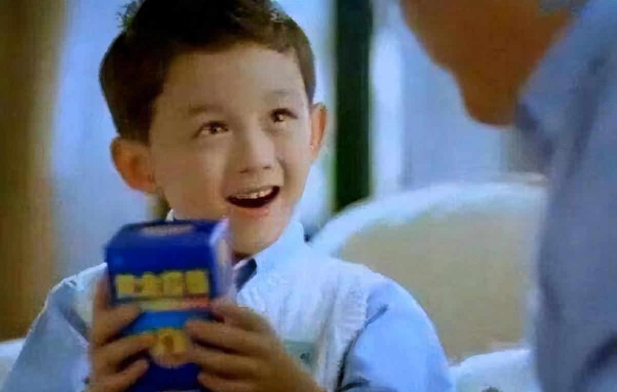 吴磊:海报被撤,直播被叫停,当红演员走到这一步,究竟是谁的错