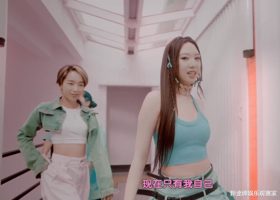 甄子丹19岁女儿出道，不当爱豆当原创歌手，老爸会不会亲传武功？