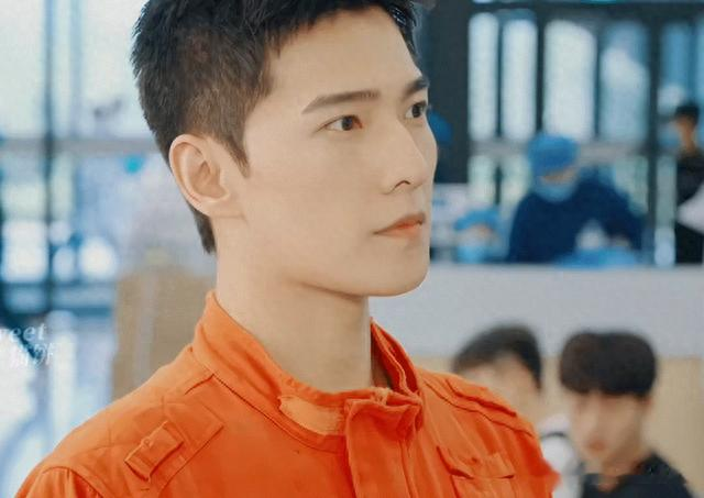 热巴黄景瑜又被拍?陈赫张子萱合体圈钱?杨紫要开演唱会?