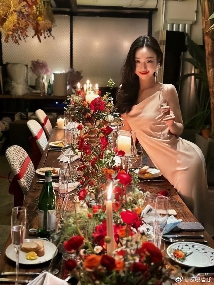 杨超越|杨超越孟子义张雨绮成团，最新养眼综艺get