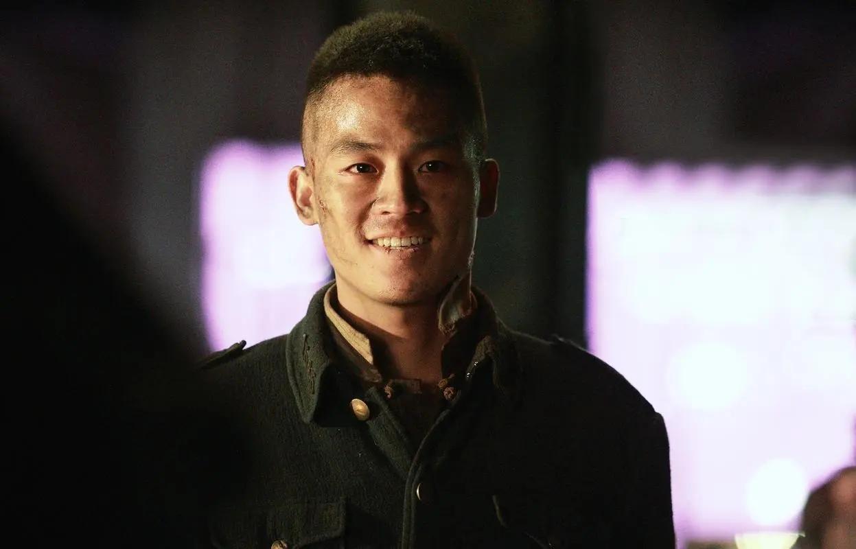 央视《上甘岭》停播,24集抗战剧热血沸腾,主演阵容陷入争议