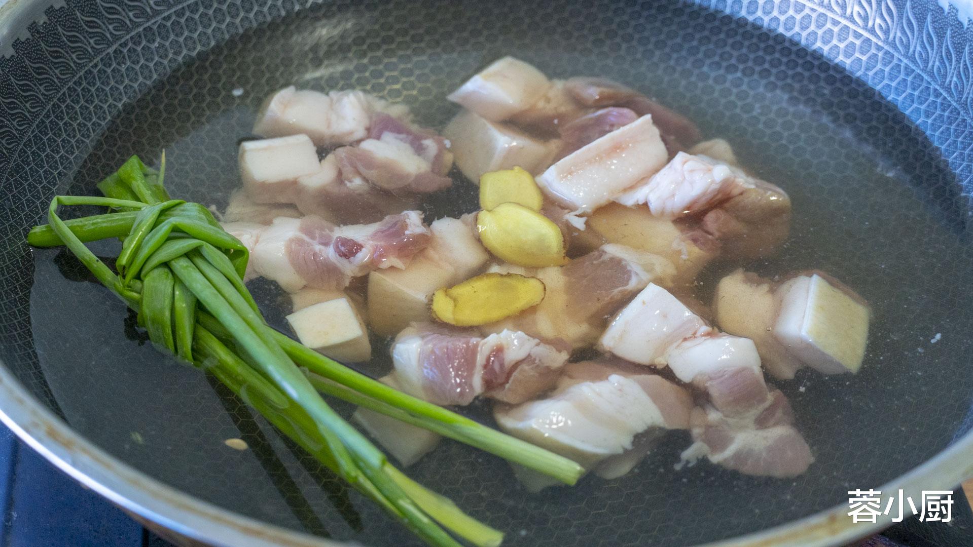 馒头|步入中老年，少吃米饭和馒头，多吃这4样，腿脚有劲，比保健品强