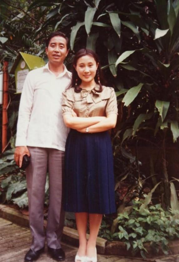 "牧羊女"丁岚:爆红时远走海外,婚姻失败,58岁无儿无女仍单身 - 国际