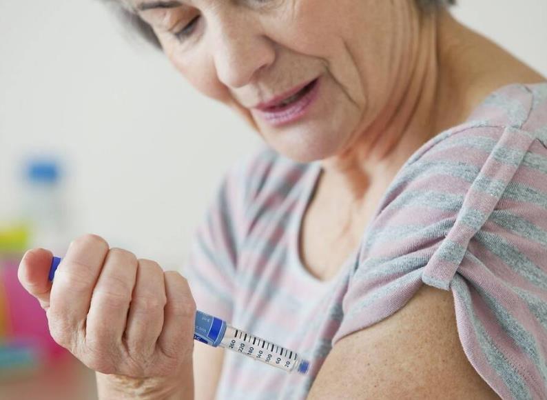 50岁以后，中老年男人眉毛变长意味着什么？4个原因要心中有数