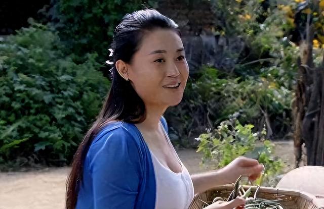 关婷娜：和赵本山绯闻不断，40岁仍单身，郭德纲：有心胸