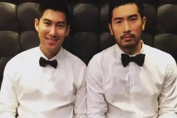 高以翔生前挚友毛加恩官宣好消息：妻子怀孕一起悼念昔日好友