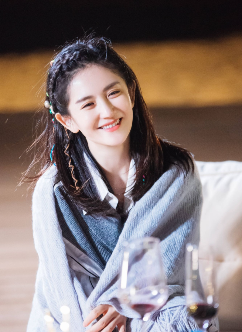 看看章子怡和她的合照就有答案 - 游戏资讯(主打网)