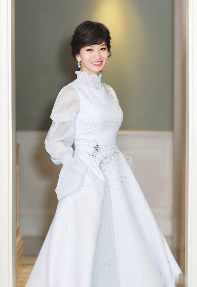 当年为何非要找个女人饰演许仙？时隔12年，赵雅芝终于说出了原因