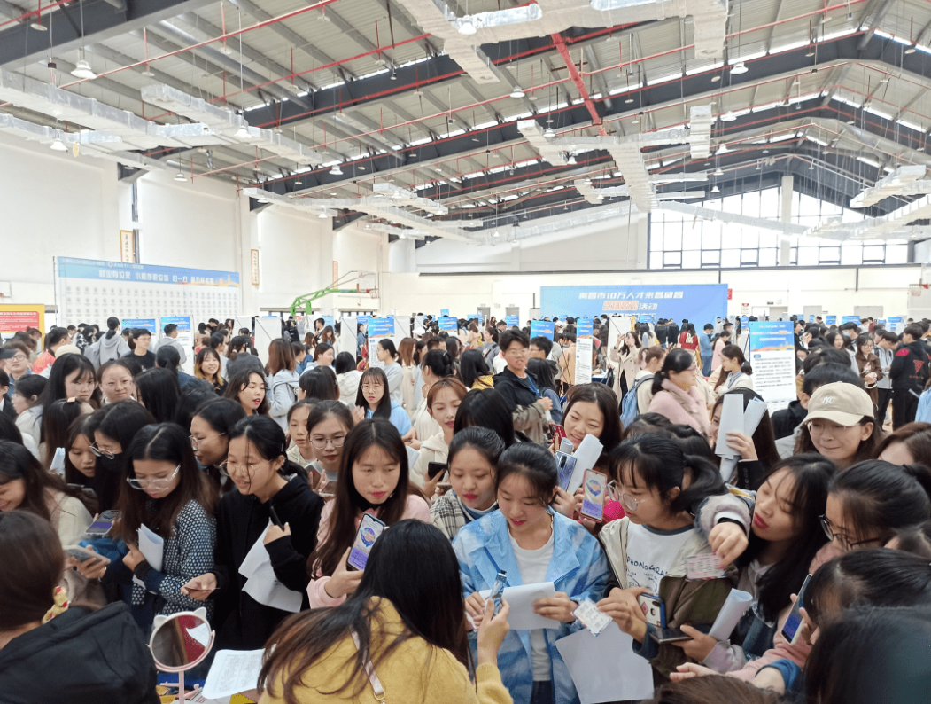 求职|毕业只能做销售?女研究生坦言求职艰难,投递上千份简历无人问津