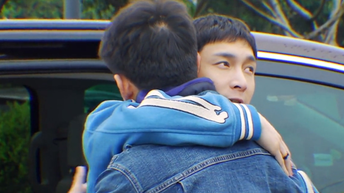 何炅|《向往的生活》迎来告别季：何炅黄磊驱车560公里，与张艺兴、张子枫道别