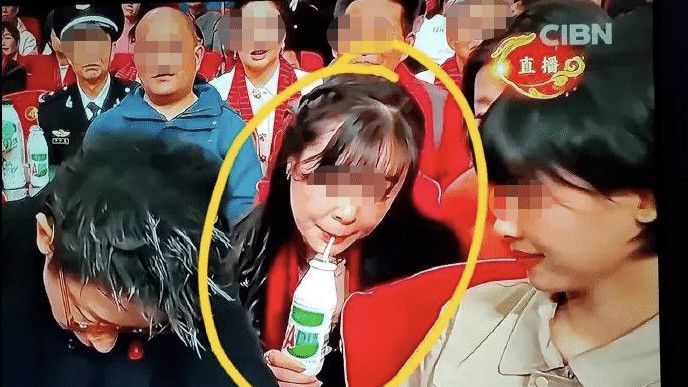 ad钙奶|春晚爆火的“AD钙奶姐”，被央视封杀了？广告霸屏是该管一下了