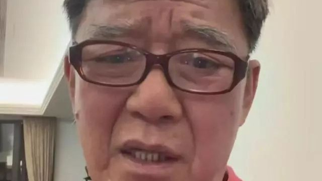 李立群|李立群被网友问到大陆的高铁上有没有靠背，迟迟不愿意回答