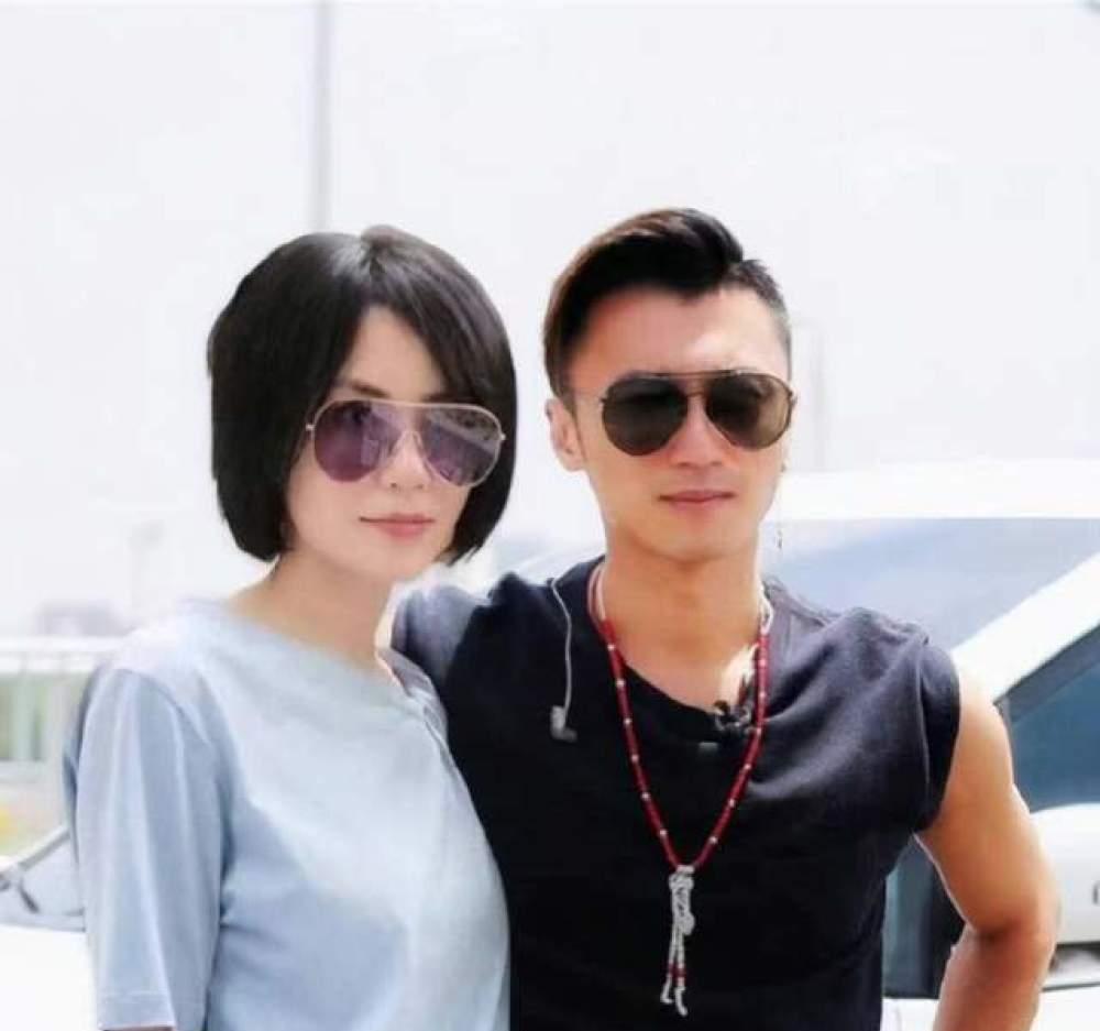 杨幂|“锋菲恋”实锤!王菲谢霆锋牵手被拍,长达23年的恋情要画上句号