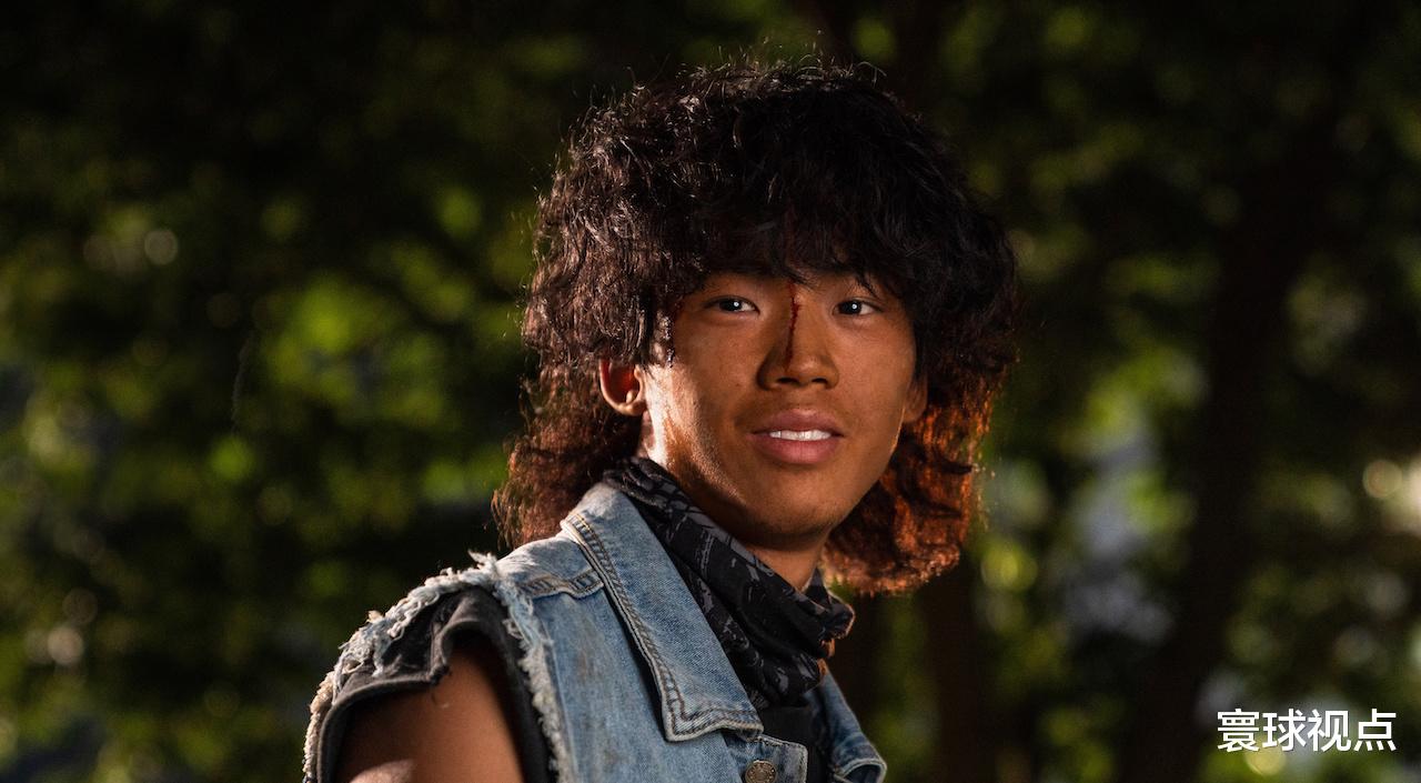 人民论坛网点评《八角笼中》,言辞十分犀利,句句说到观众心坎里