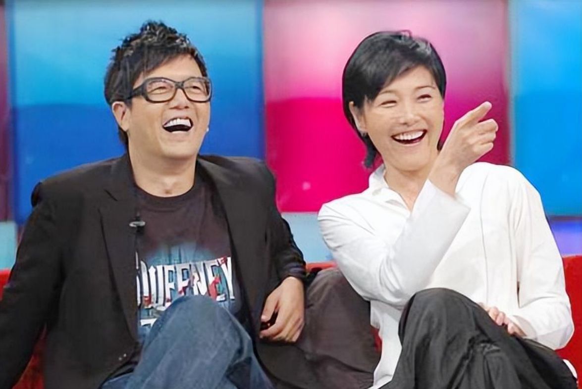 演员张延:父亲早逝,嫁大5岁香港丈夫生一女,和丈夫拥有两个家