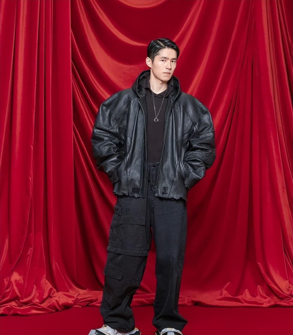 乌镇戏剧节一顿饭,将娱乐圈论资排辈、拜高踩低体现的是淋漓尽致