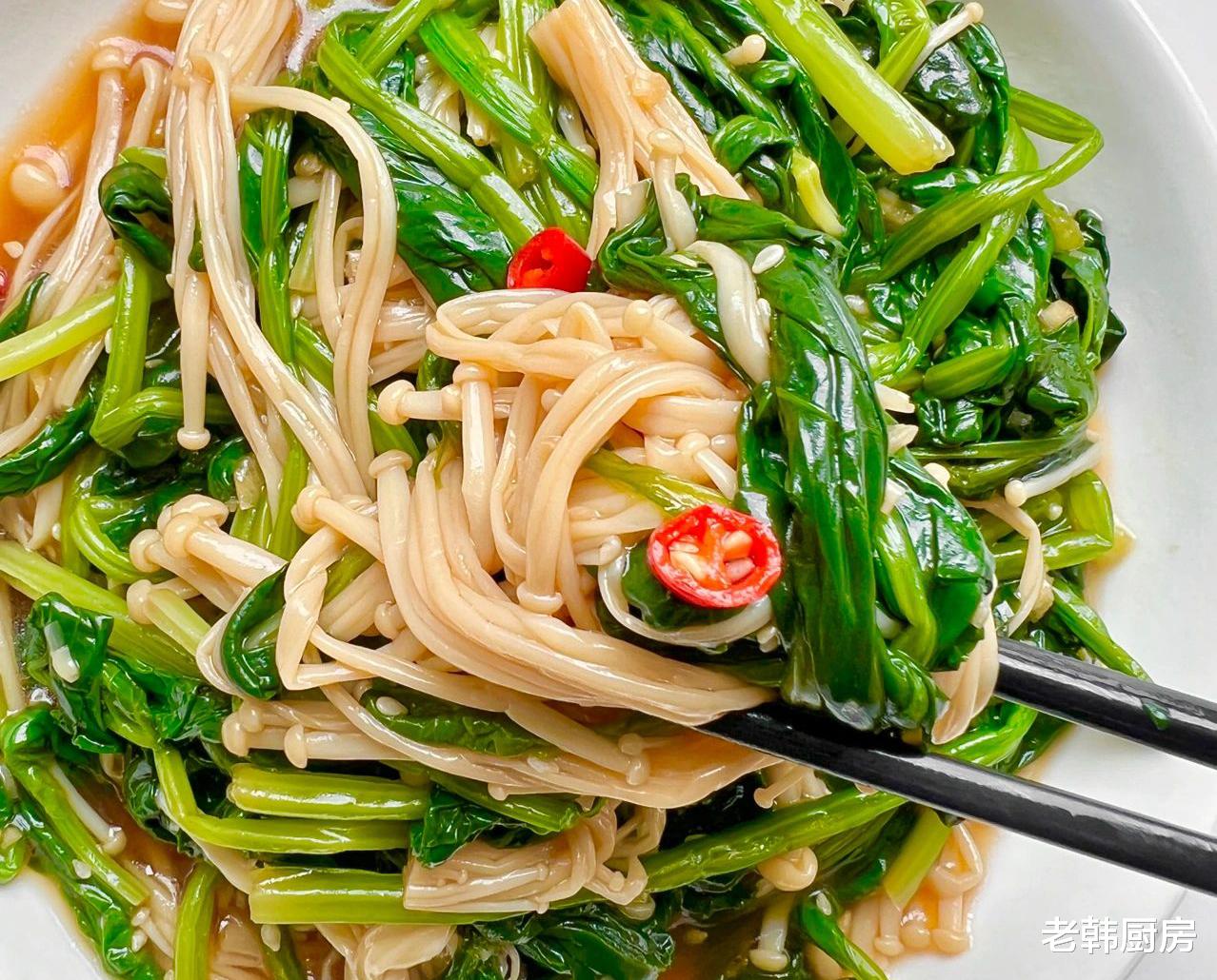 咖啡|爽口解腻的菠菜拌金针菇做法,酸辣爽脆,开胃又下饭,上桌秒光盘