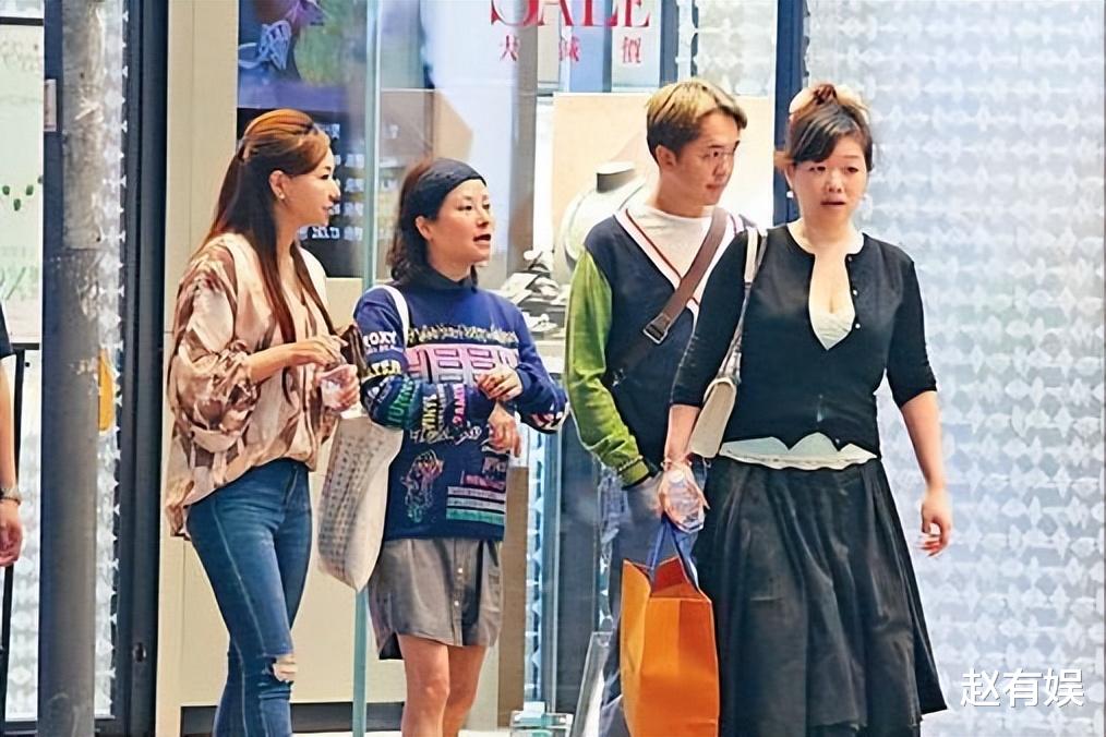 同时拥有3个老婆，每人每月50万零花钱，一周轮流陪2天剩一天休息