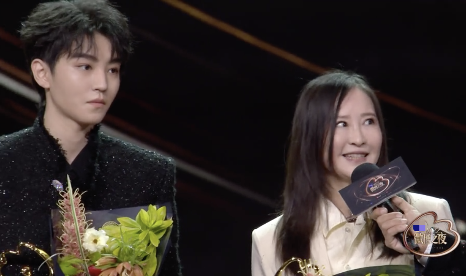 胡歌|微博之夜经典名场面超全汇总！胡歌刘亦菲获King和Queen惹网友不满