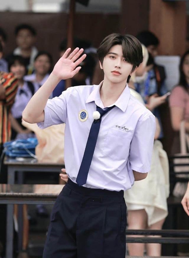 蔡徐坤|跑男校服路透!杨颖李晨蔡徐坤泰国站收官录制,全员高颜值