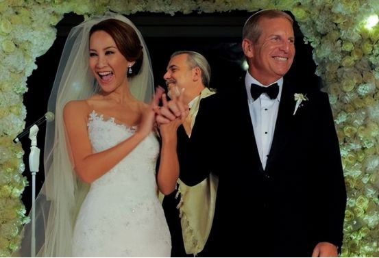 李玟武汉墓地纪念展曝光！展馆和广场挂满照片，时间长达7个月