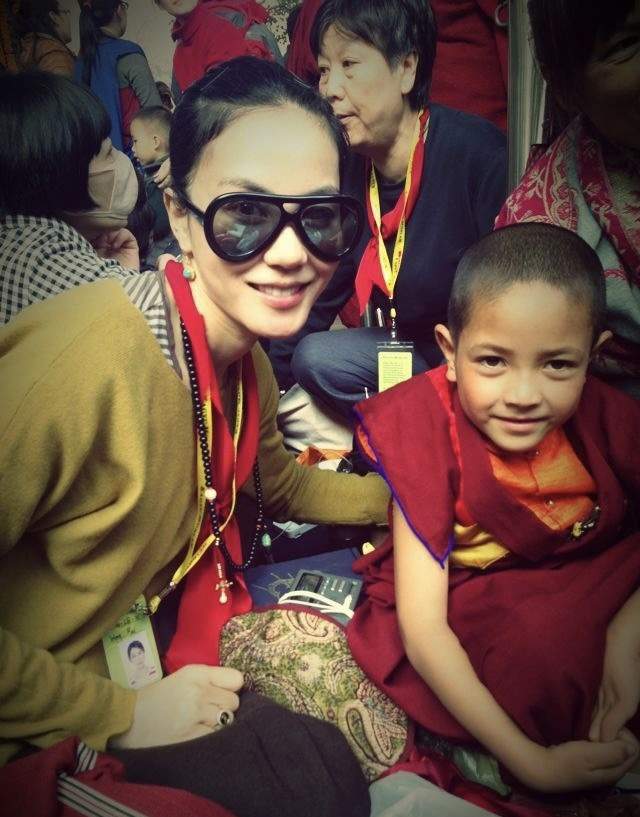 中国乒乓之绝地反击|谢霆锋和王菲一起过春节，雪地里开心拍照，两人恩爱如初令人羡慕