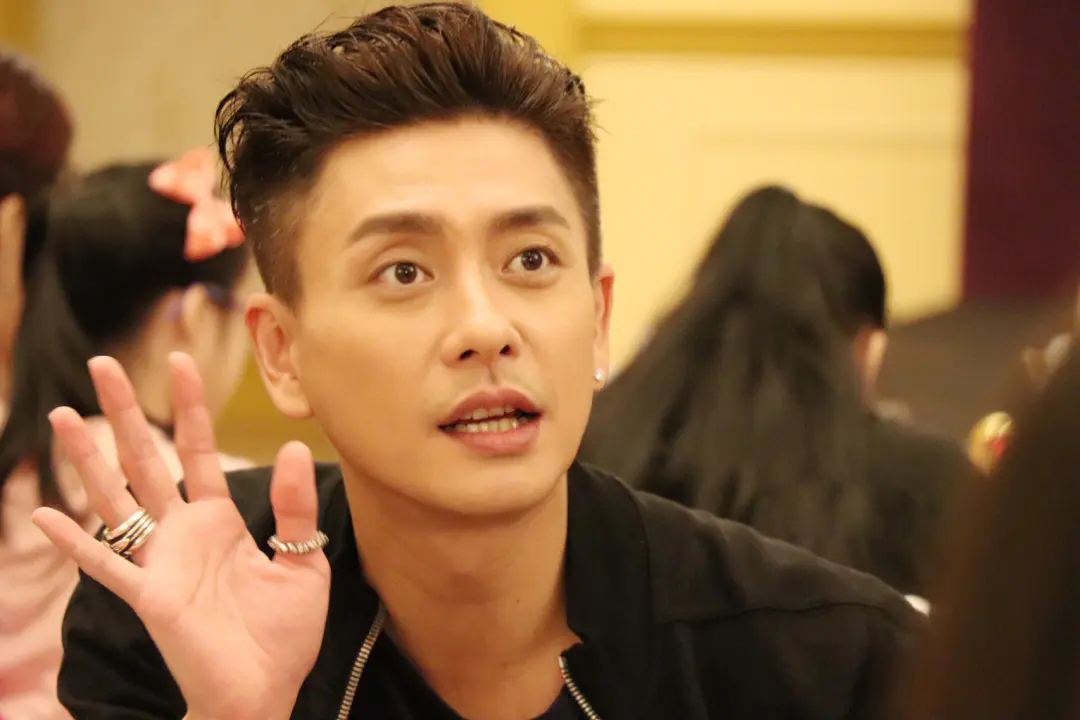 长着一张“胡作非为”的脸,却深情又专一,这4位男星像言情男主