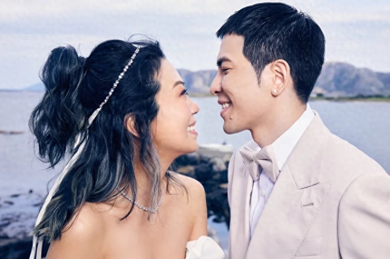 萧敬腾写长文谈新婚，发誓用一生爱老婆，公开中风岳父证婚画面让人泪崩