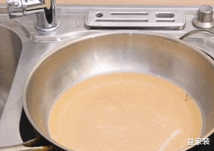 |刚炒完菜的锅,为啥不能立马用水冲?多亏内行人提醒:涨知识了