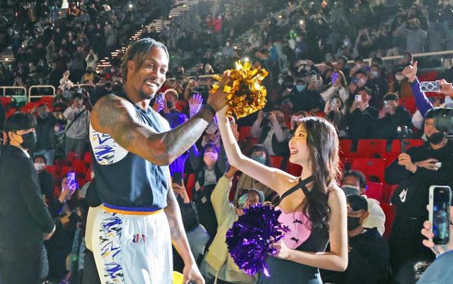 |绯闻女主角关闭社媒,光照片就让网友把持不住?这次真不怪霍华德