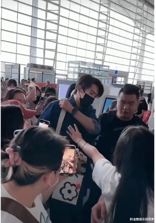 于适工作室发追星倡议,实红明星才有这苦恼,曾被疯狂女粉丝摸手