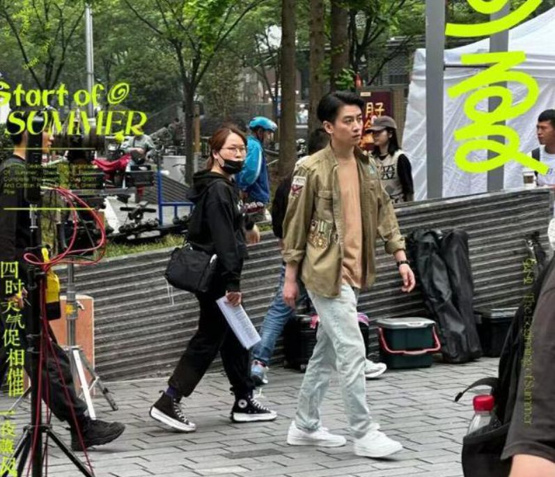 陈晓|陈晓为老婆办生日会,一家三口罕见同框,场面浪漫宛如求婚现场