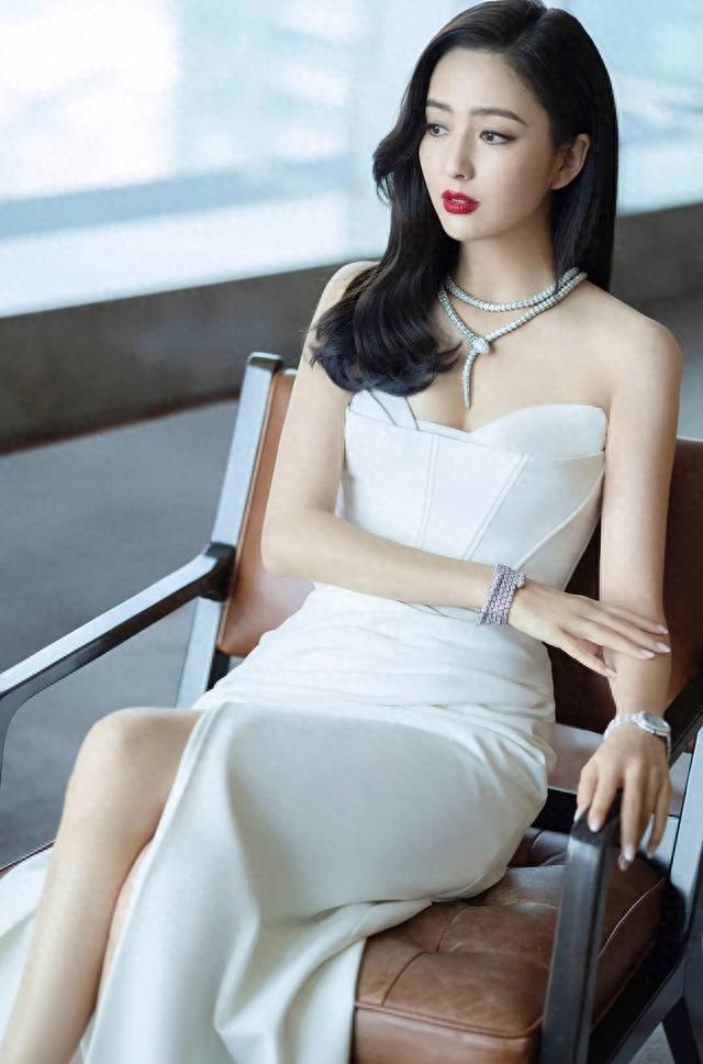 睡美人佟丽娅,真的好美啊