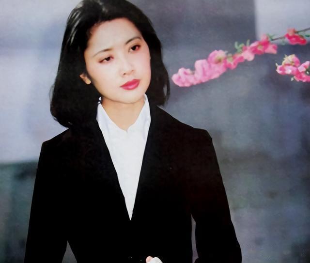 看到71岁朱琳老去的模样,才发现:杨洁选的第一美女果然名不虚传