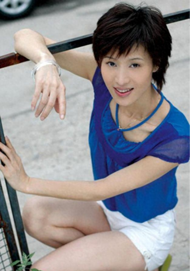 57岁的大郑爽,依然待字闺中未婚单身,最美扈三娘惊艳了一个时代