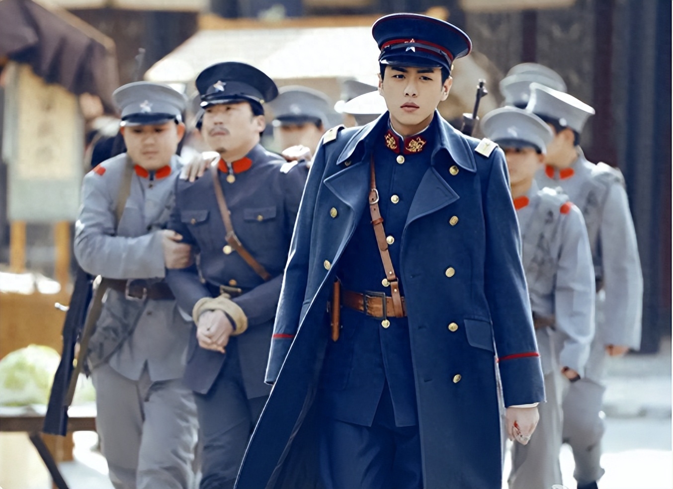 男星病态十足,女星瘦骨嶙峋,太吓人,明星暴瘦后成“灾难”