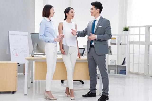 一个简单的动作,比散步还简单!每天10分钟,帮你减肥缓解颈椎病