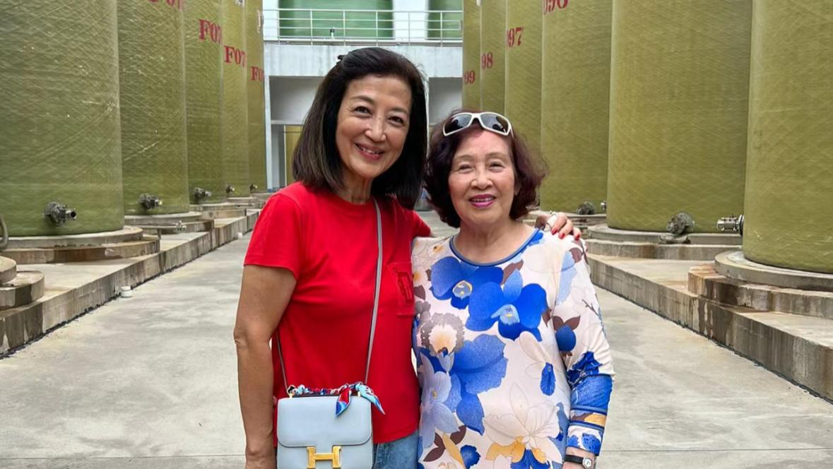 72岁TVB绿叶赴内地旅游，被曝买9000元一斤陈皮，身家过亿很低调