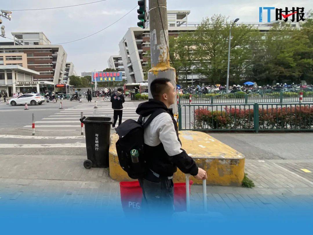 招聘|苹果代工厂辉煌不再：曾经返费过万，如今低至三四百元